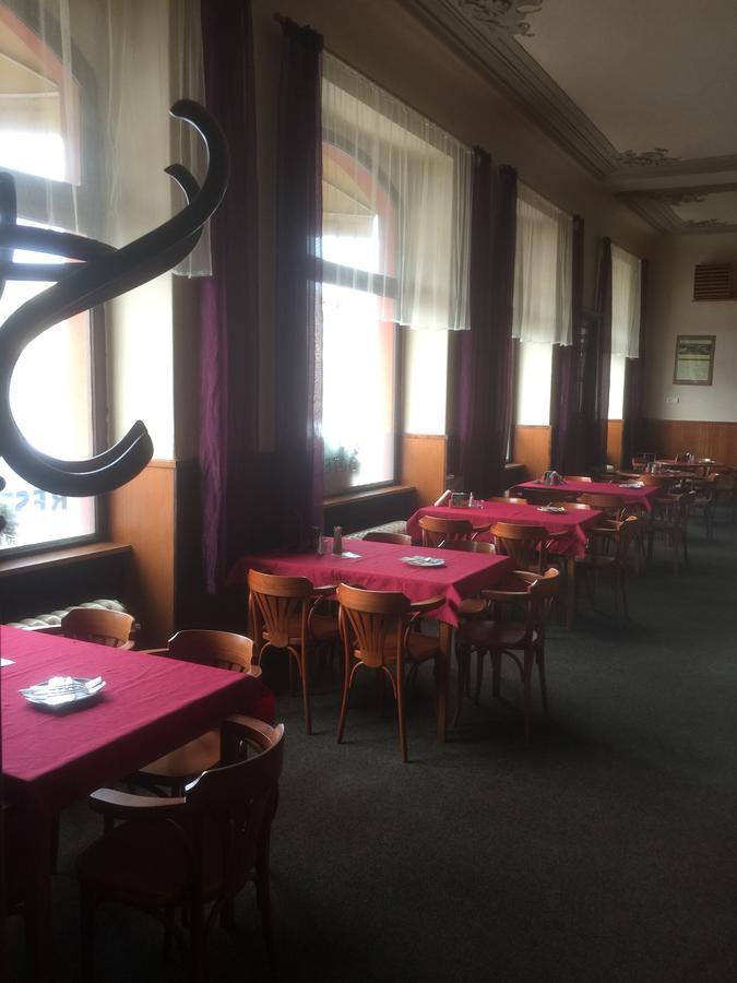 Hotel Dvorak Chrast (Chrudim) Ngoại thất bức ảnh