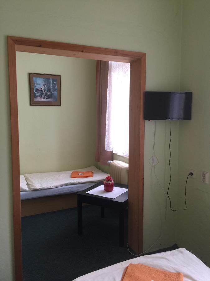 Hotel Dvorak Chrast (Chrudim) Ngoại thất bức ảnh